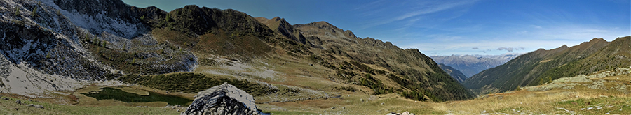 Lago Piccolo (1896 m)con vista in Valle Lunga